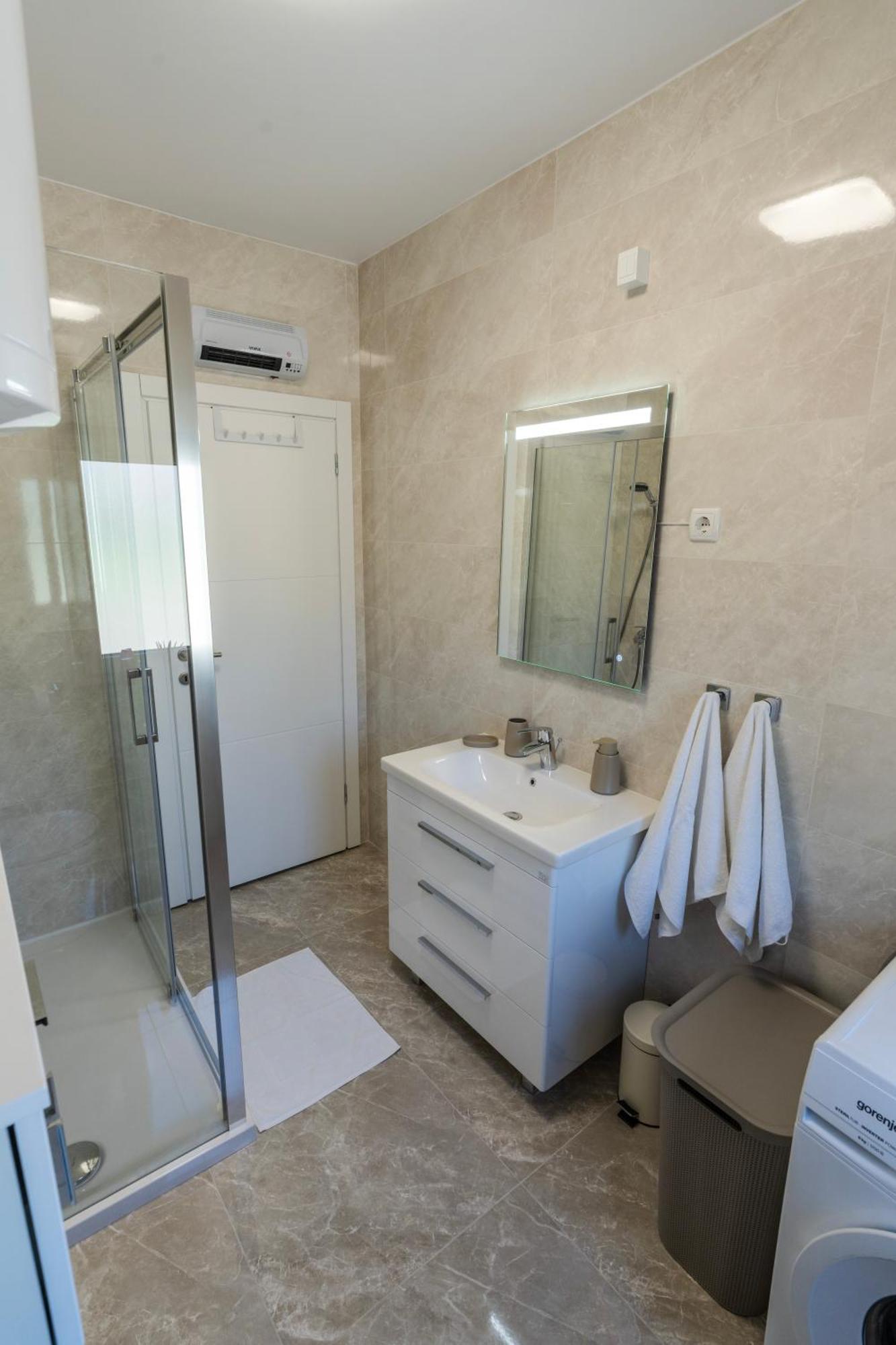 Apartamento Lusi Otočac Exterior foto