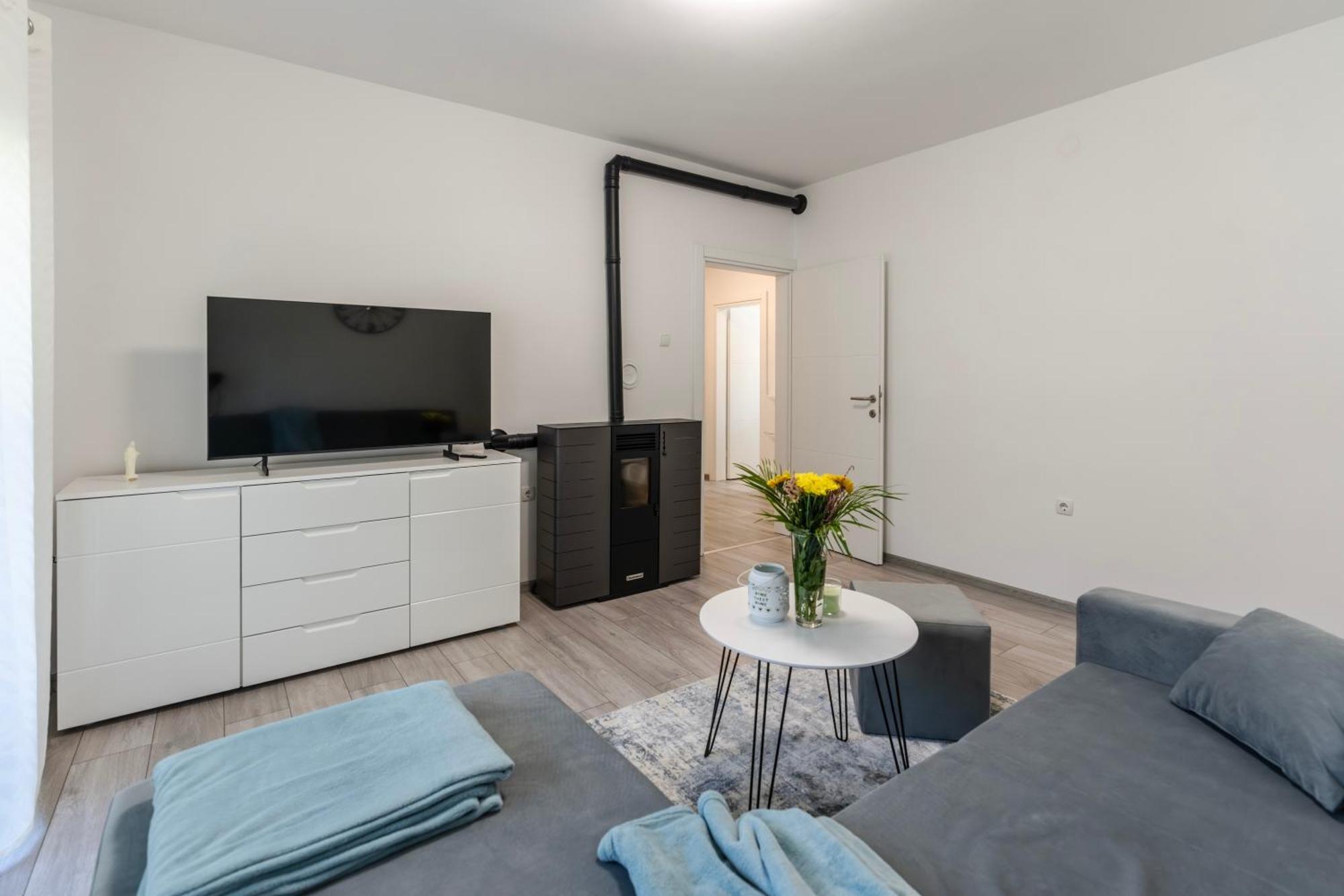 Apartamento Lusi Otočac Exterior foto